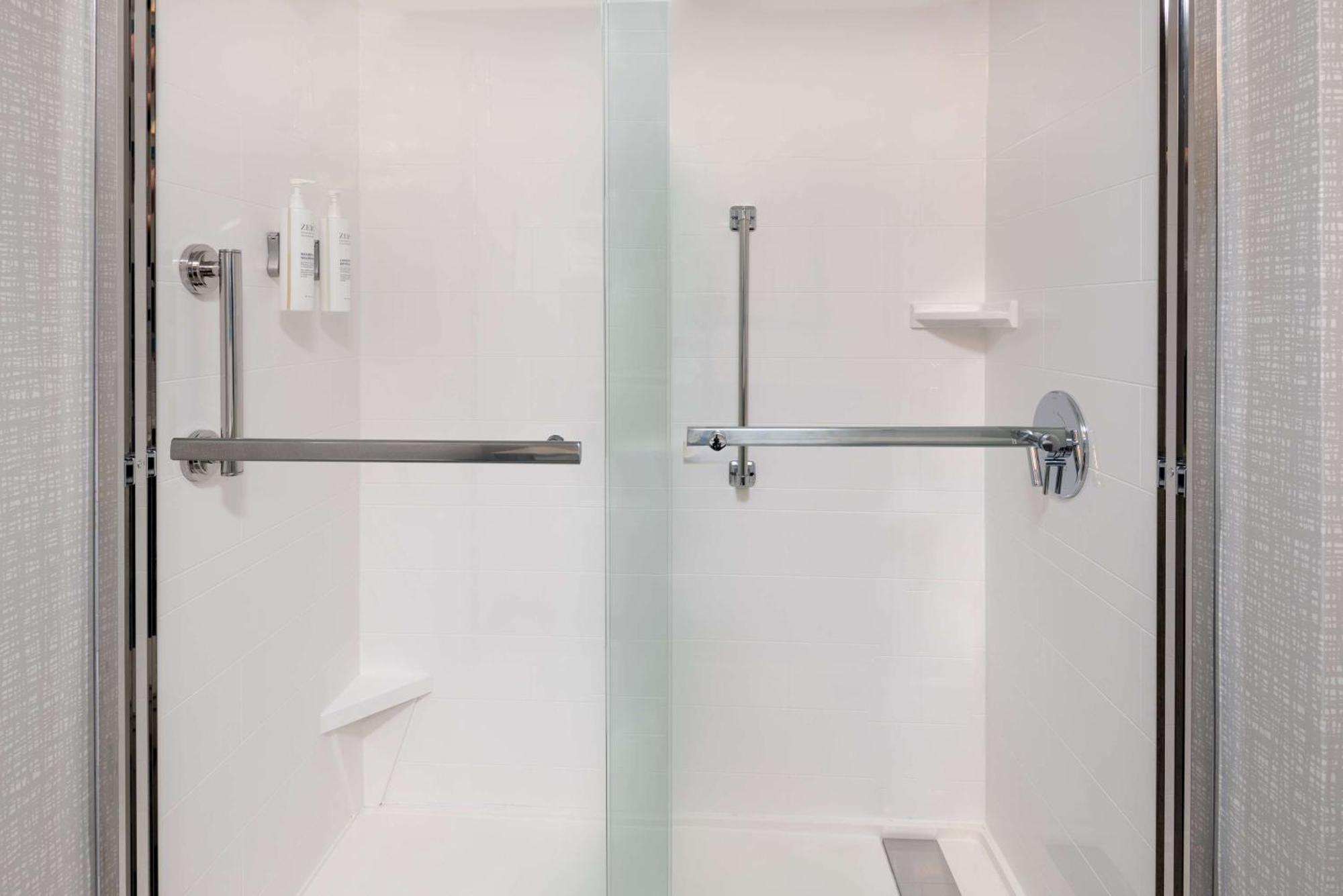 Hampton Inn Hartford Airport Windsor Locks Værelse billede