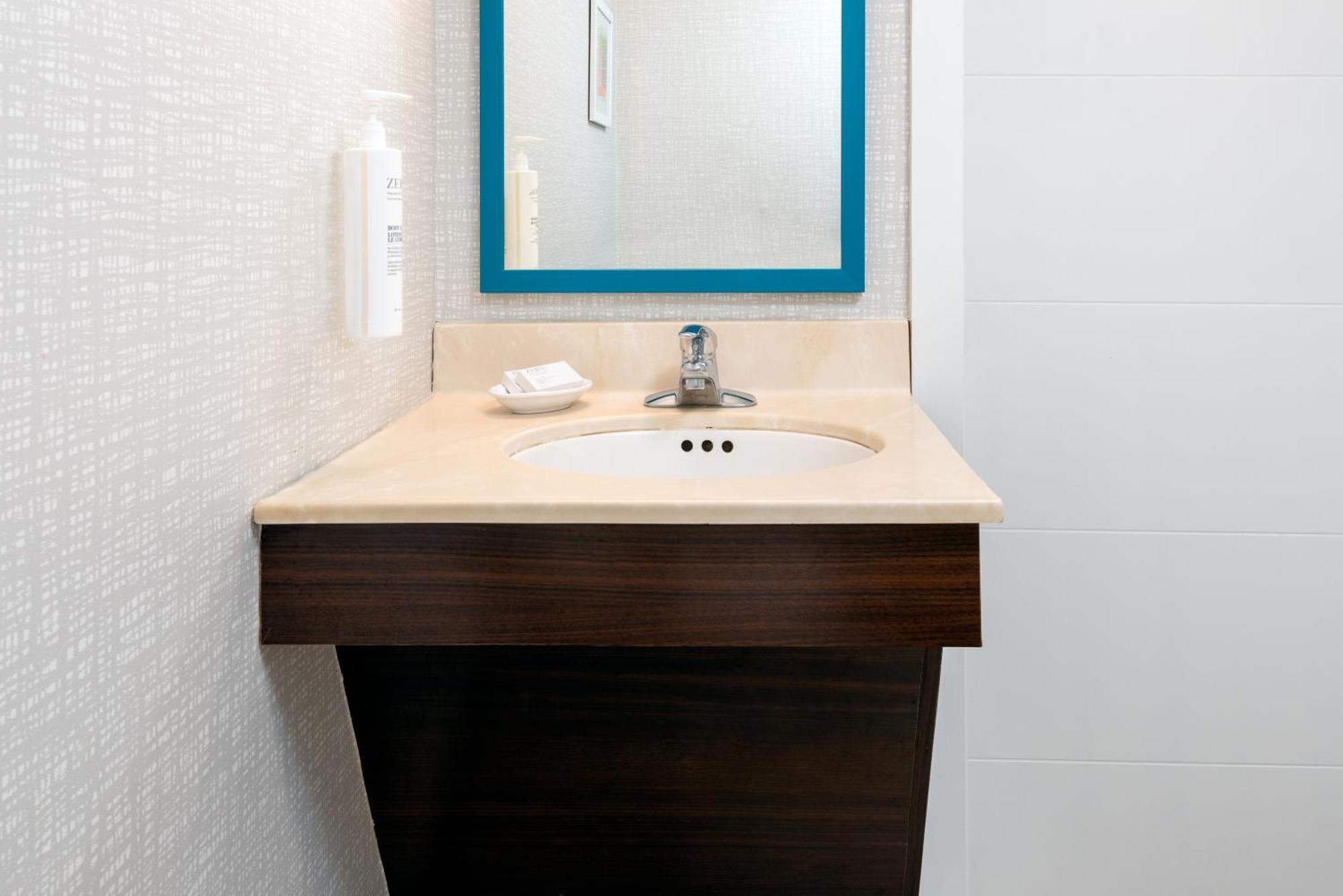 Hampton Inn Hartford Airport Windsor Locks Eksteriør billede