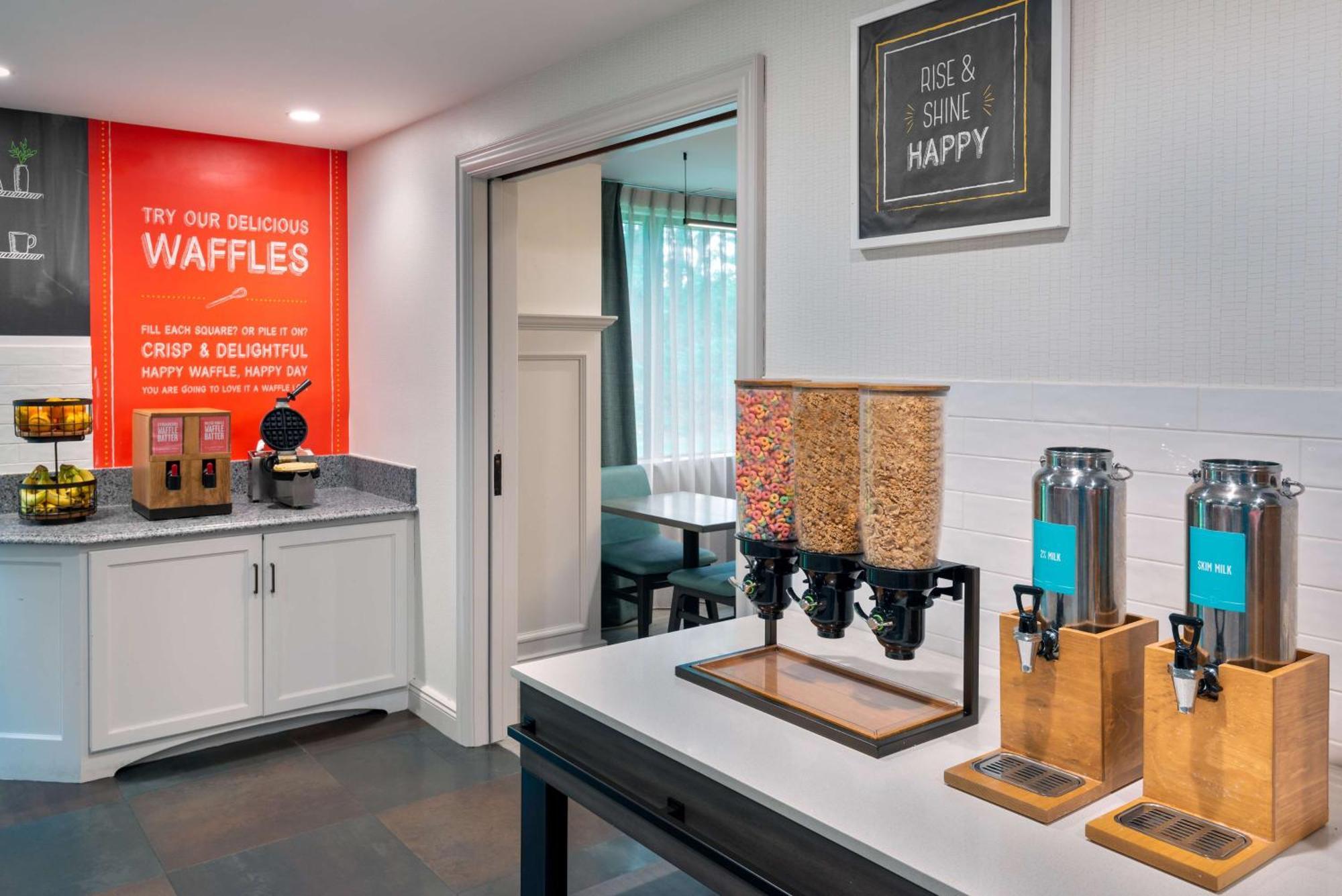 Hampton Inn Hartford Airport Windsor Locks Eksteriør billede