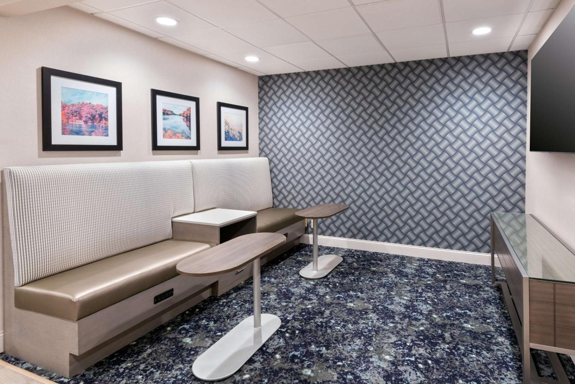Hampton Inn Hartford Airport Windsor Locks Eksteriør billede